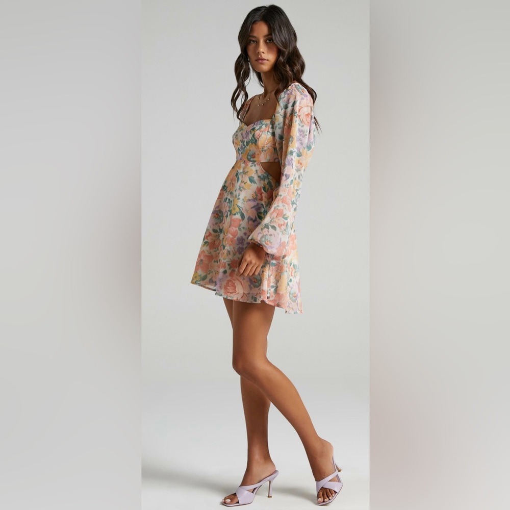 SHOWPO EBONEE DRESS - Color: Flower crown - Size US 6 (AU 10)